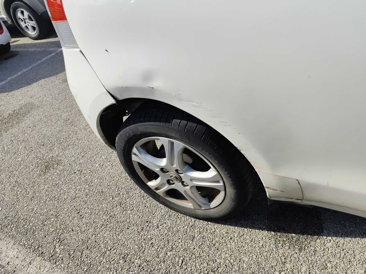 Toyota Yaris 2010 — photo 21