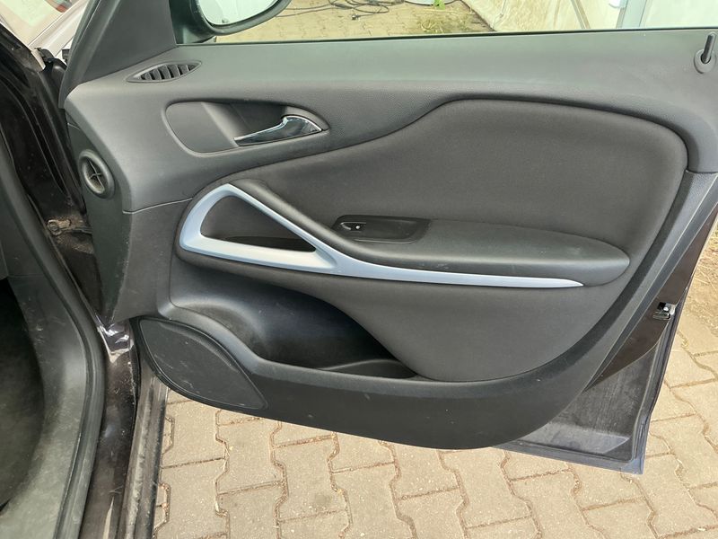 Opel Zafira Tourer 1.4 Turbo Edition 2015 – снимка 40