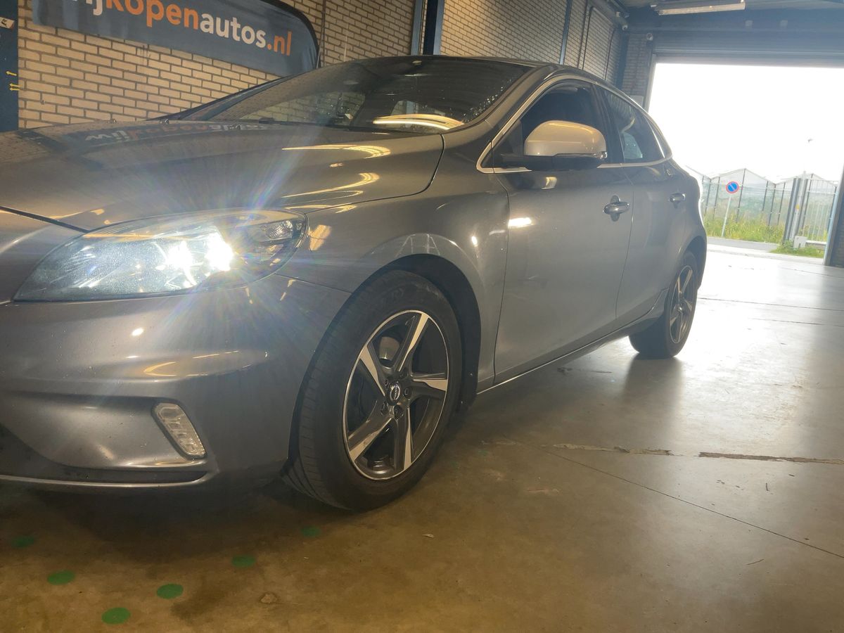 Volvo V40 2.0 D2 R-Design Kinetic