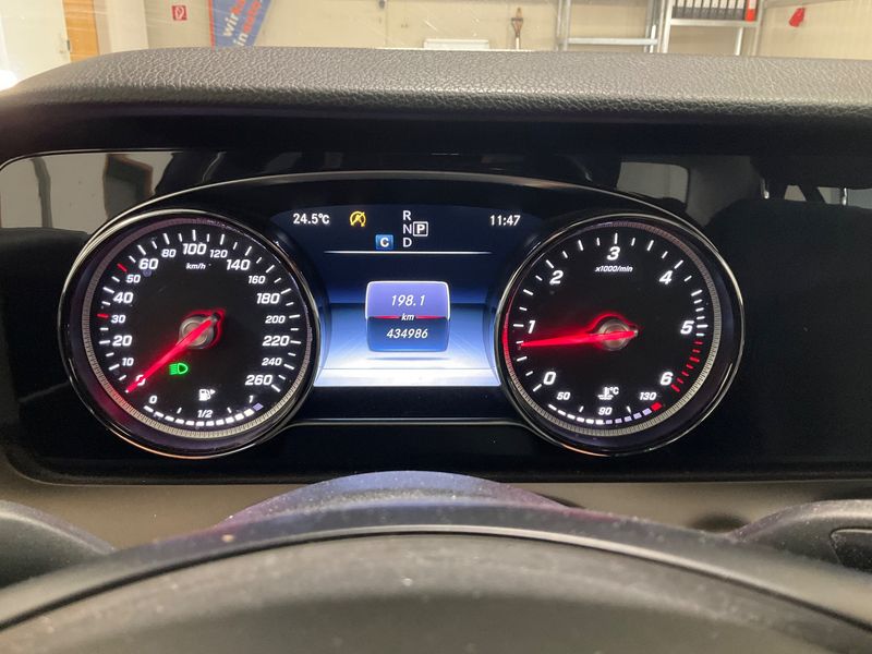 Mercedes-Benz E-Klasse E 200 d — zdjęcie 13