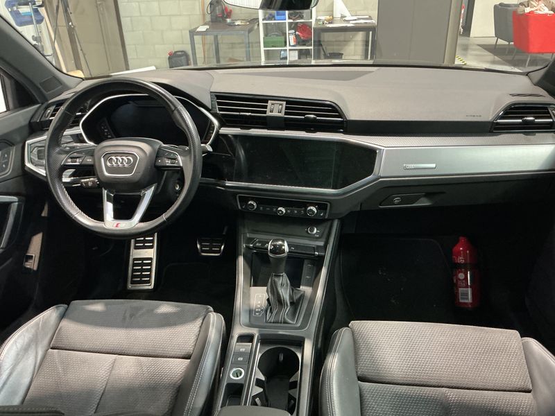 Audi Q3 35 TDI S line — zdjęcie 12