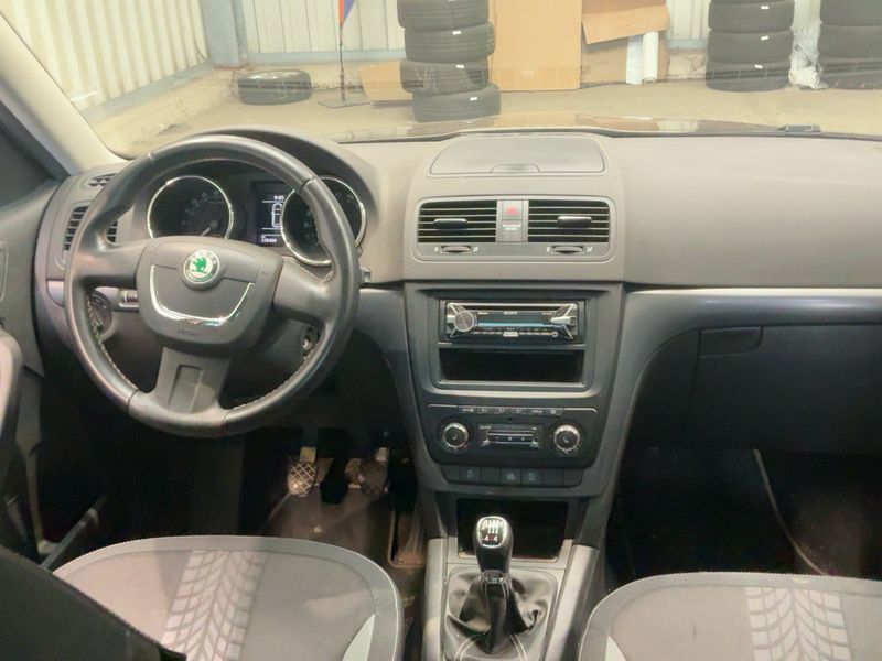 Skoda Yeti 2.0 TDI Adventure 4x4 — zdjęcie 12