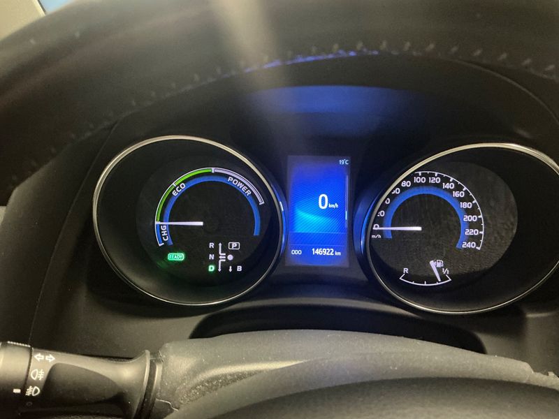 Toyota Auris Touring Sports 1.8 Hybrid Active — zdjęcie 13