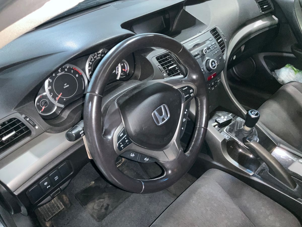 Honda Accord 2010 — photo 24