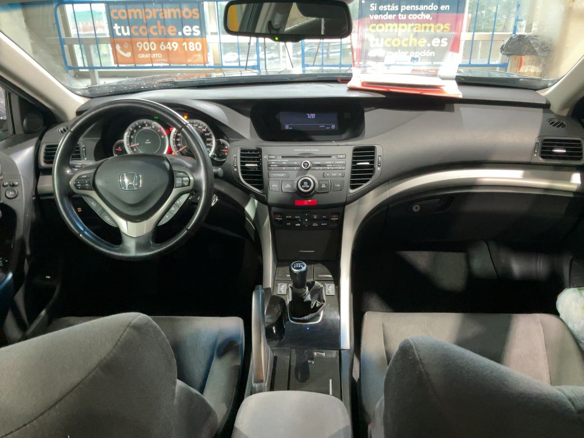 Honda Accord 2010 — photo 18