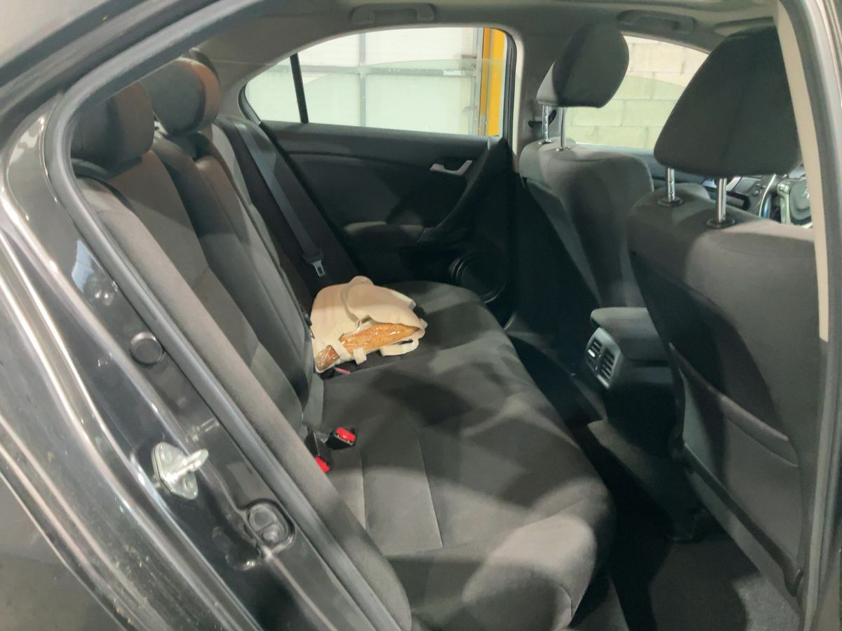 Honda Accord 2010 — photo 20