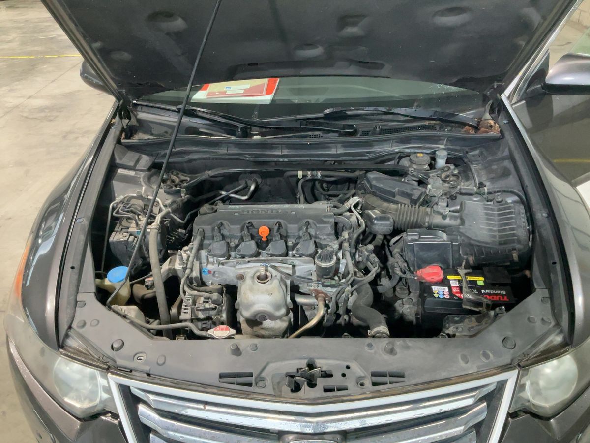 Honda Accord 2010 — photo 23