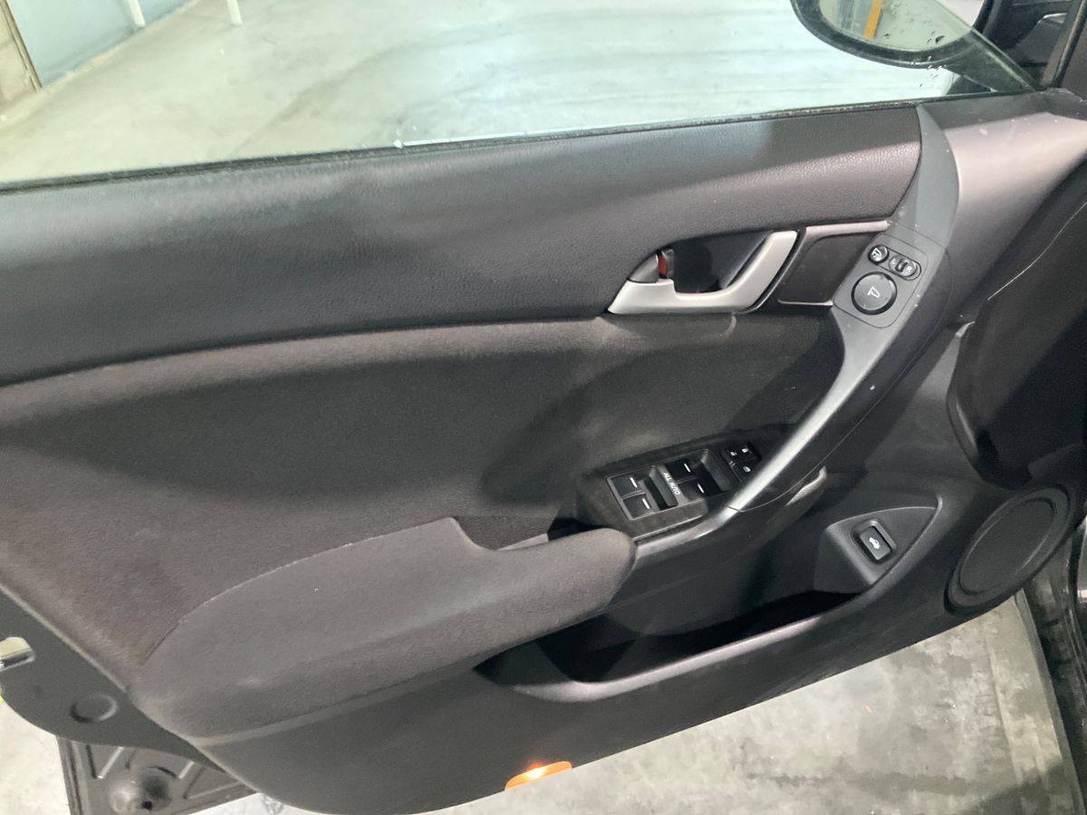 Honda Accord 2010 — photo 33