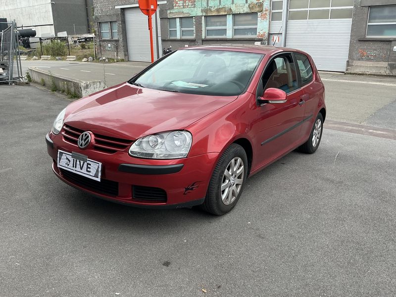 Volkswagen Golf V 1.9 TDI Comfortline — zdjęcie 1