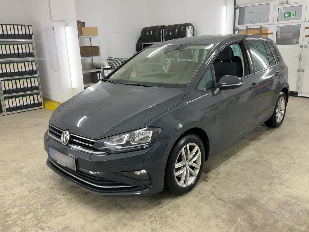 Volkswagen Golf 2019 — photo 1