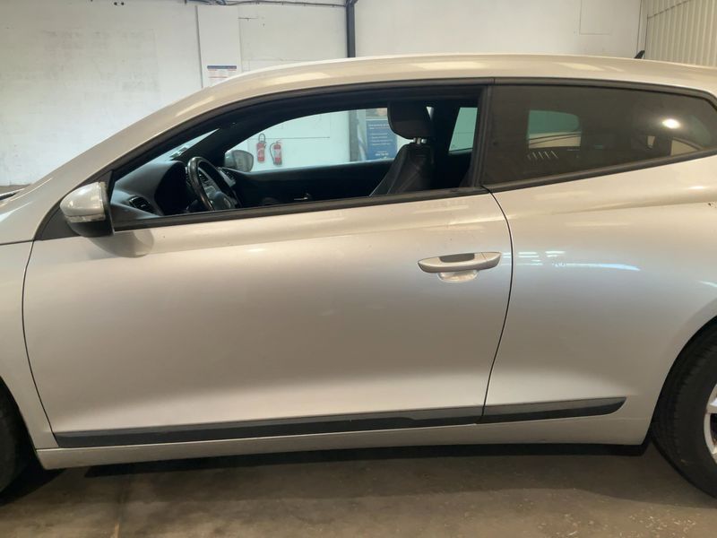 Volkswagen Scirocco 1.4 TSI Carat — zdjęcie 4