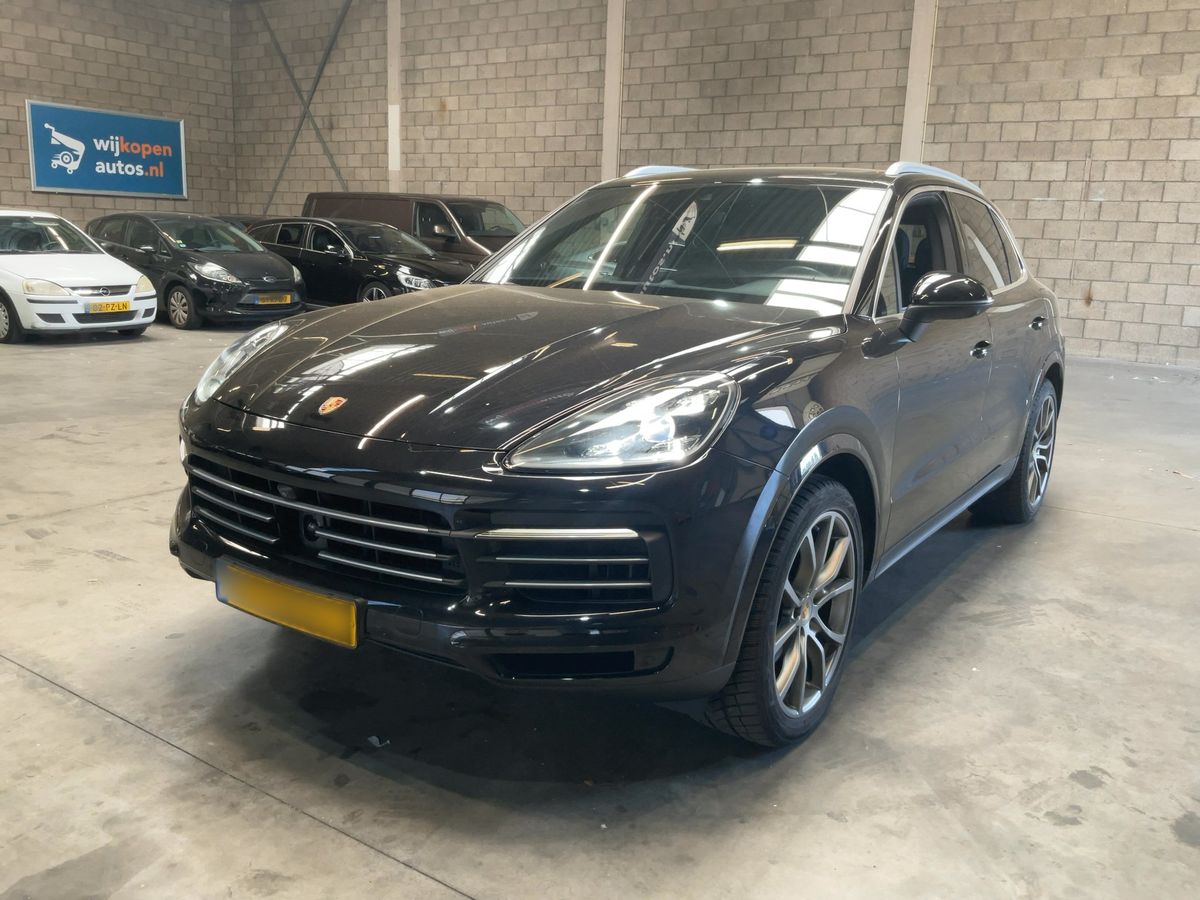 Porsche Cayenne 2018 — photo 1