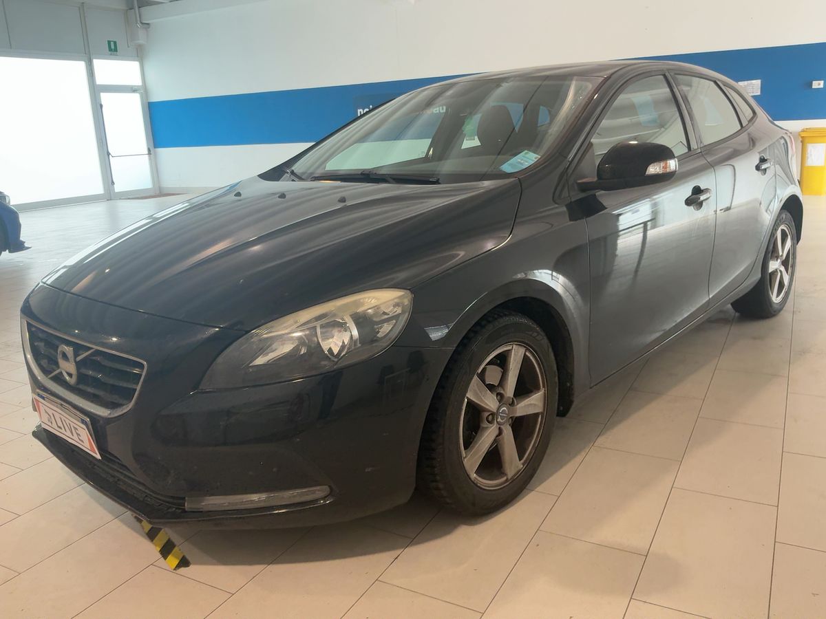 Volvo V40 2014 — photo 1