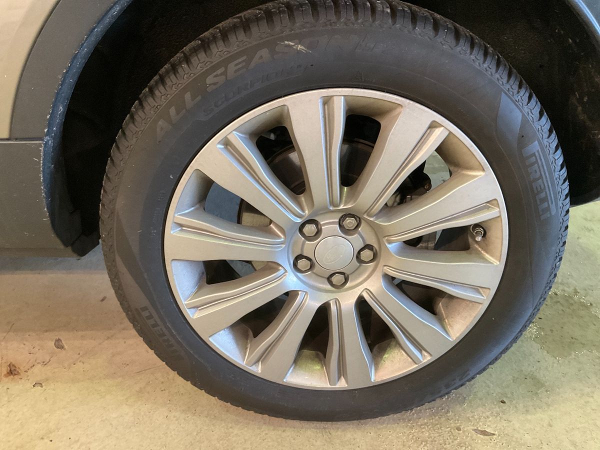 Land Rover 2018 — photo 6