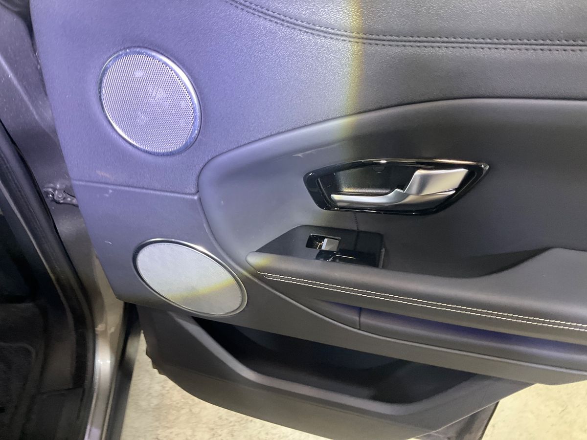 Land Rover 2018 — photo 40