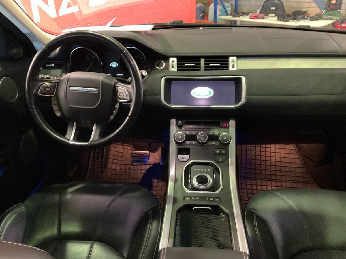 Land Rover 2018 — photo 18