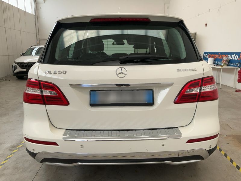 Mercedes-Benz M-Klasse ML 250 CDI Sport — zdjęcie 5