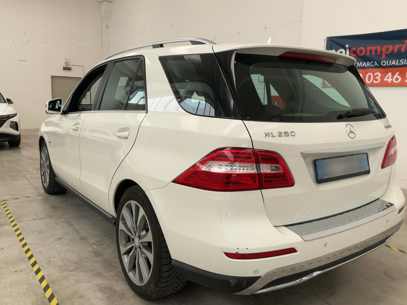 Mercedes-Benz M-Klasse ML 250 CDI Sport — zdjęcie 3
