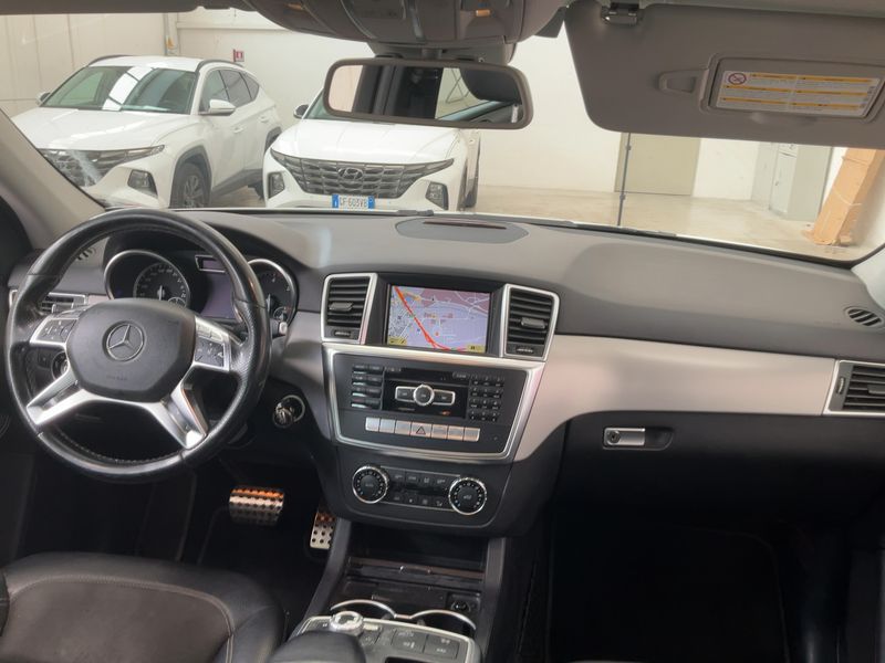 Mercedes-Benz M-Klasse ML 250 CDI Sport — zdjęcie 12