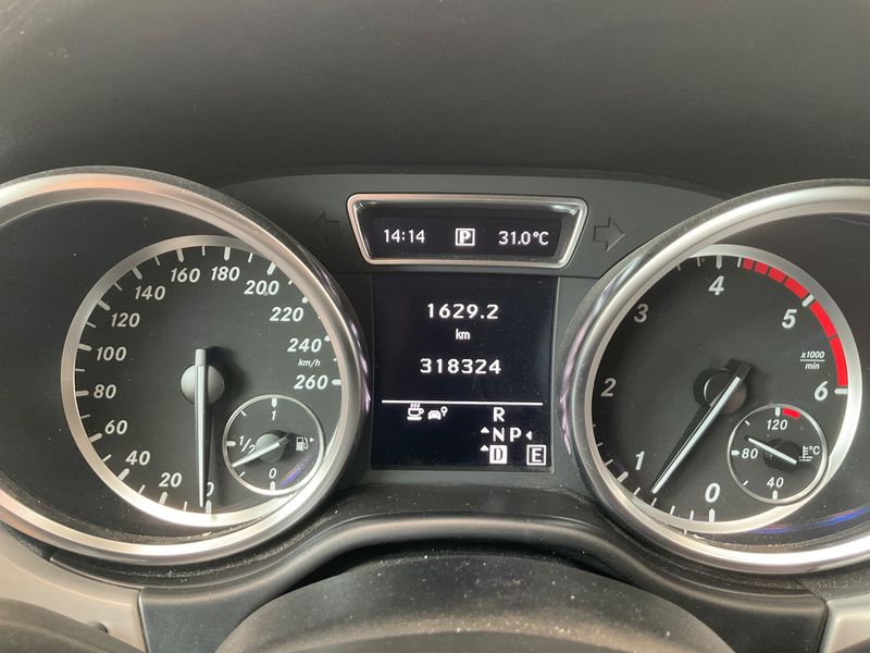 Mercedes-Benz M-Klasse ML 250 CDI Sport — zdjęcie 13