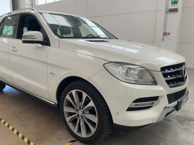 Mercedes-Benz M-Klasse ML 250 CDI Sport — zdjęcie 8