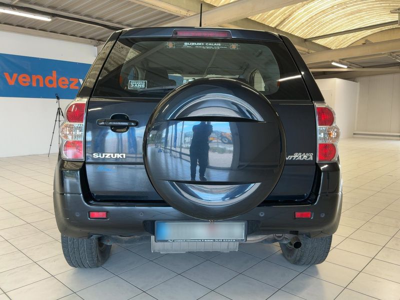 Suzuki Grand Vitara 1.9 DDiS Série Spéciale 3 portes — zdjęcie 5