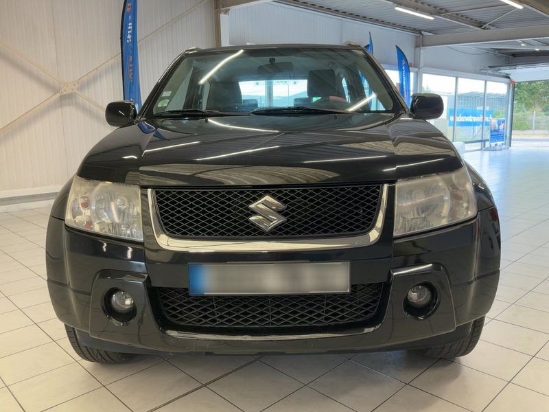 Suzuki Grand Vitara 1.9 DDiS Série Spéciale 3 portes — zdjęcie 9