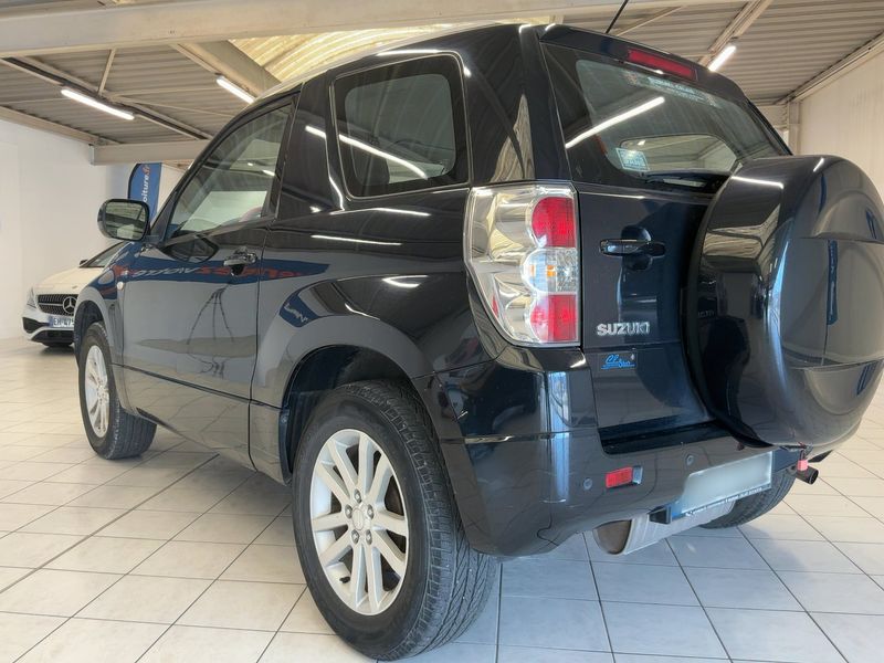 Suzuki Grand Vitara 1.9 DDiS Série Spéciale 3 portes — zdjęcie 3