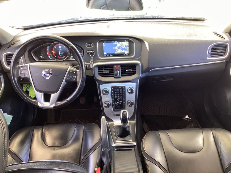 Volvo V40 1.6 D2 Ocean Race — zdjęcie 12