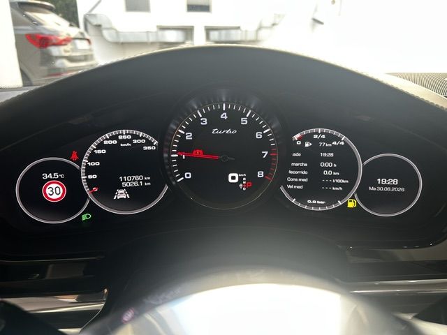 Porsche Panamera Sport Turismo Turbo — zdjęcie 11