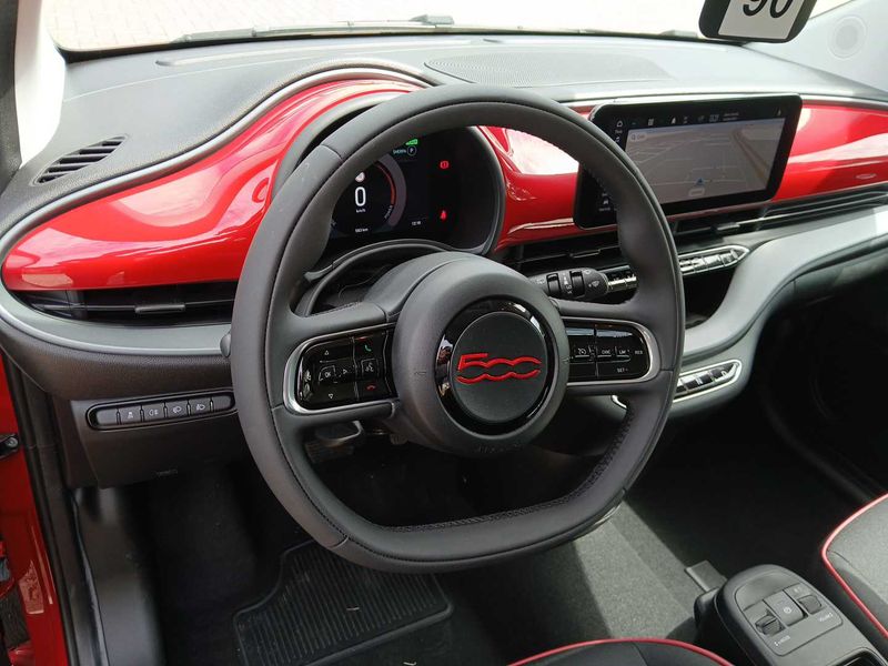 Fiat 500e electric drive 70 kW Red — zdjęcie 24