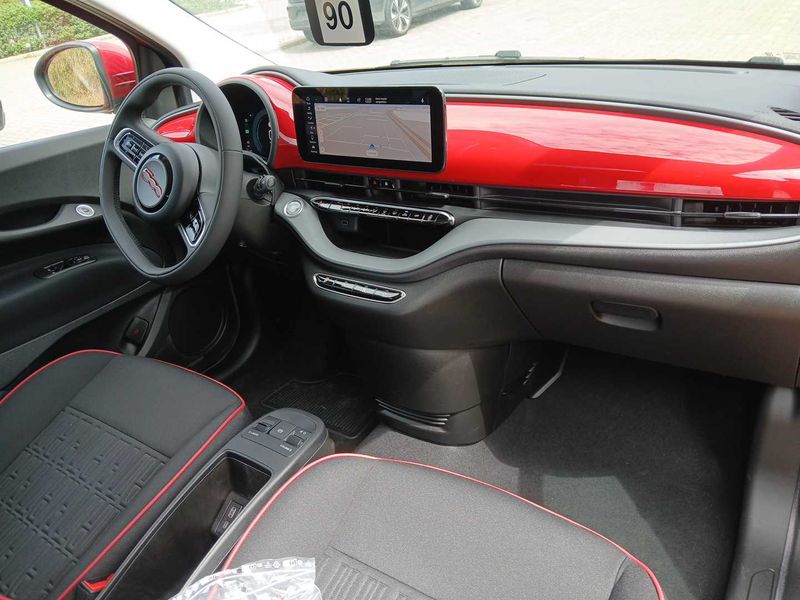 Fiat 500e electric drive 70 kW Red — zdjęcie 11