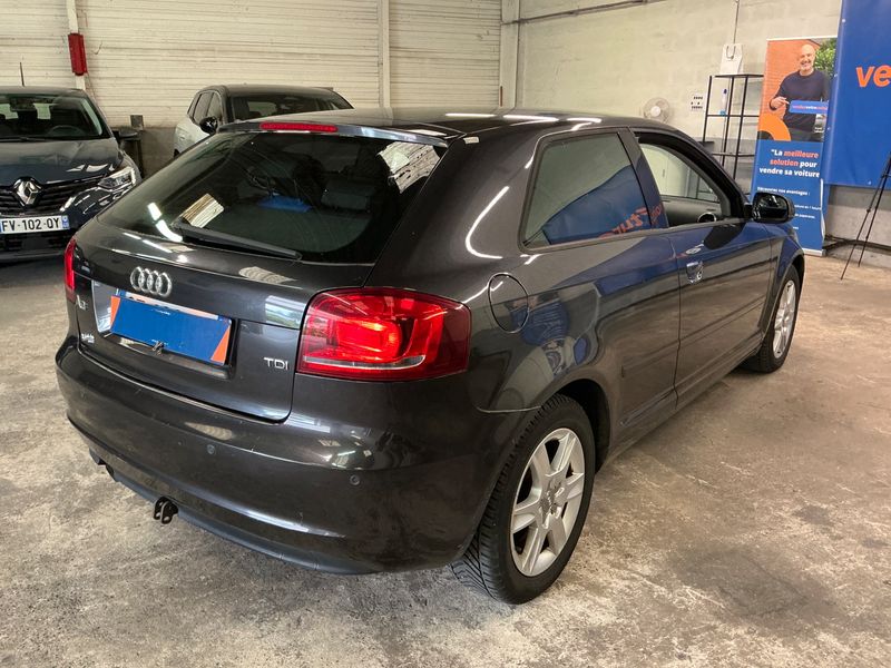 Audi A3 1.6 TDI Attraction — zdjęcie 2