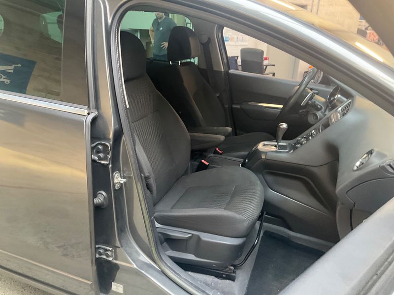 Peugeot 5008 1.6 e-HDi Allure — zdjęcie 3
