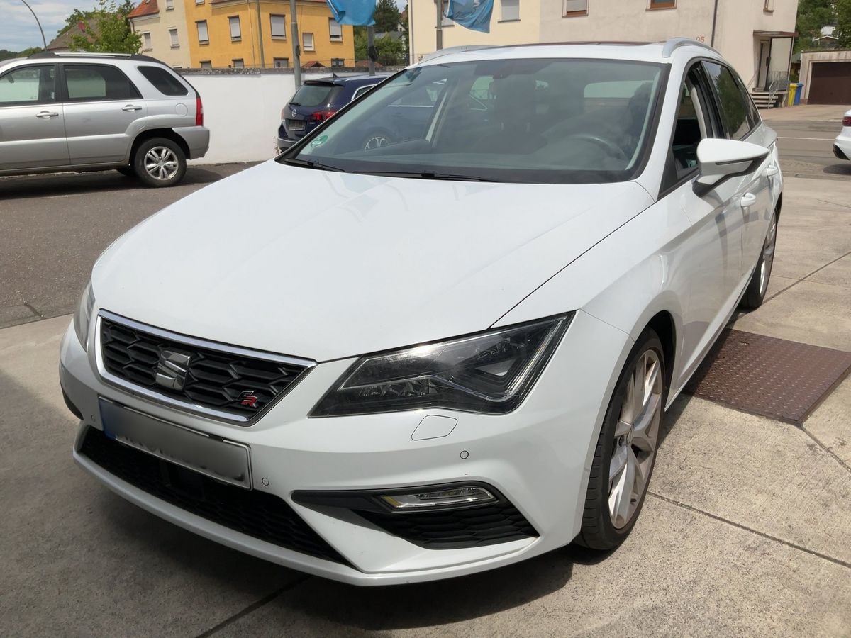 Seat Leon 2017 — photo 1
