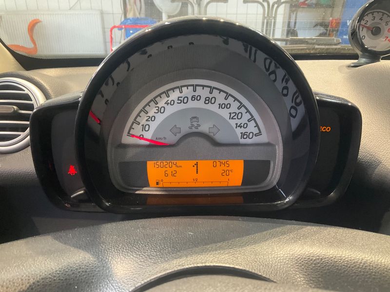 Smart fortwo 1.0 Micro Hybrid Drive pulse — zdjęcie 13