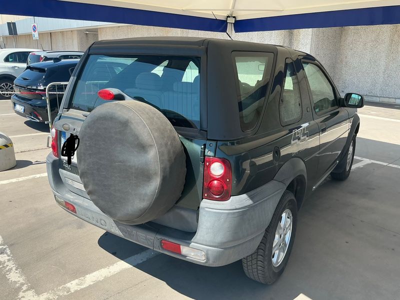 Land Rover Freelander 2.0 Td4 E — zdjęcie 2