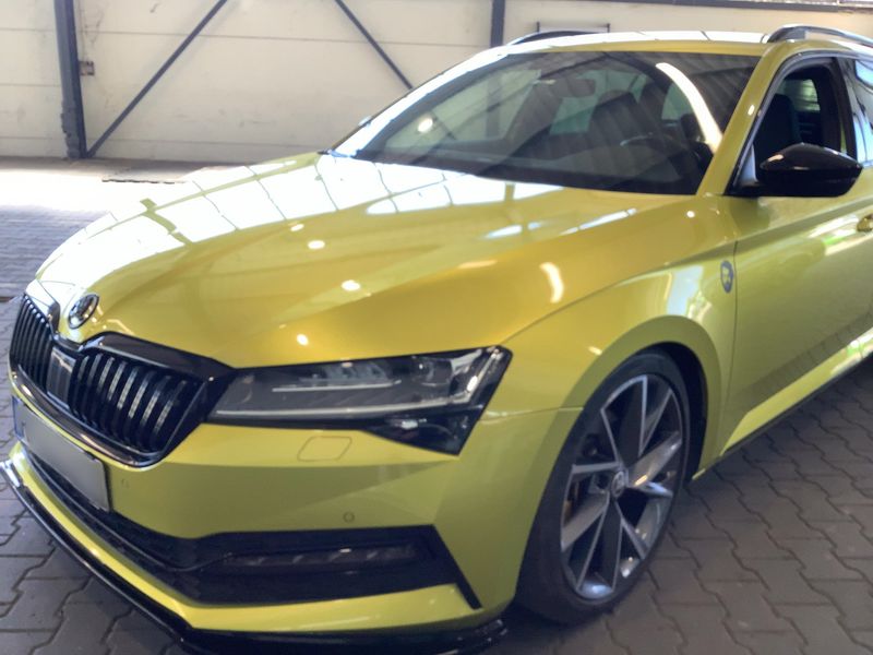 Skoda Superb 2.0 TDI SportLine — zdjęcie 2