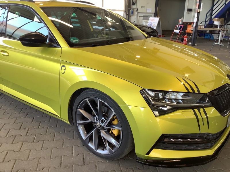 Skoda Superb 2.0 TDI SportLine — zdjęcie 8