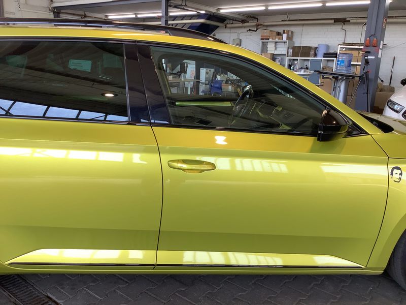 Skoda Superb 2.0 TDI SportLine — zdjęcie 7