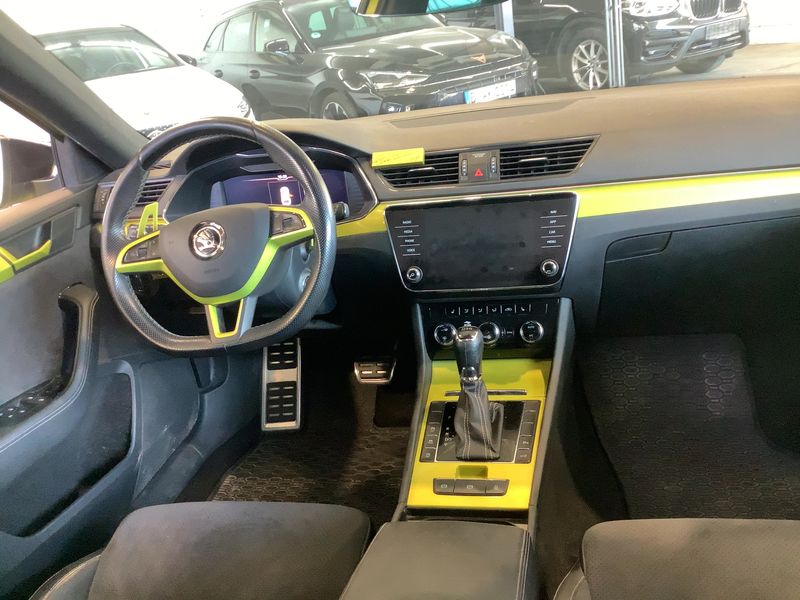 Skoda Superb 2.0 TDI SportLine — zdjęcie 12