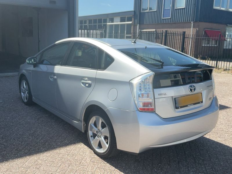 Toyota Prius 1.8 — zdjęcie 3