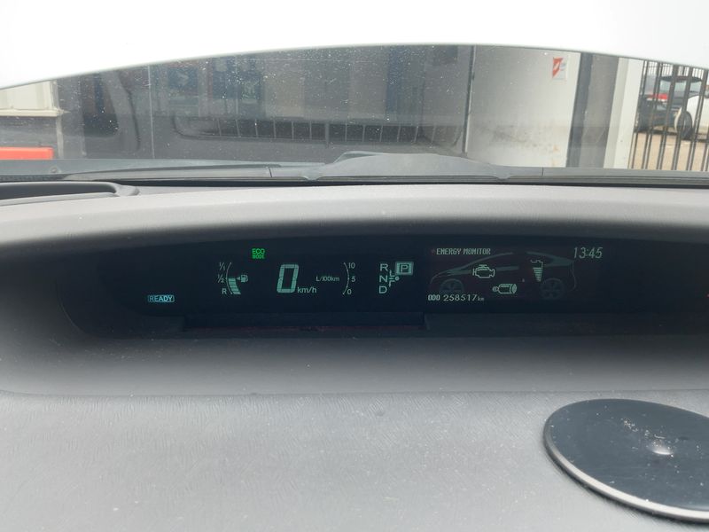 Toyota Prius 1.8 — zdjęcie 13