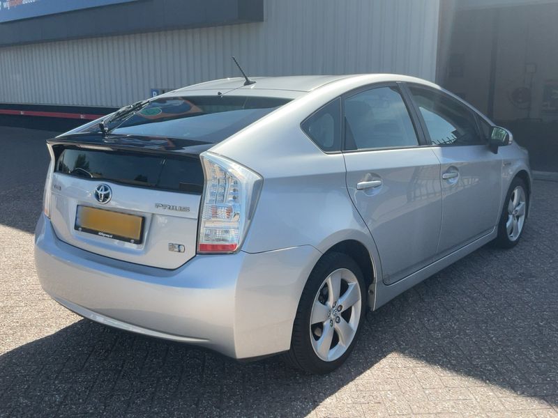 Toyota Prius 1.8 — zdjęcie 6