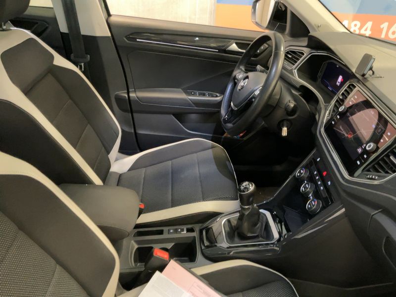 Volkswagen T-Roc 2.0 TDI Sport — zdjęcie 11