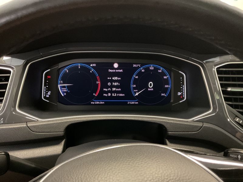 Volkswagen T-Roc 2.0 TDI Sport — zdjęcie 13