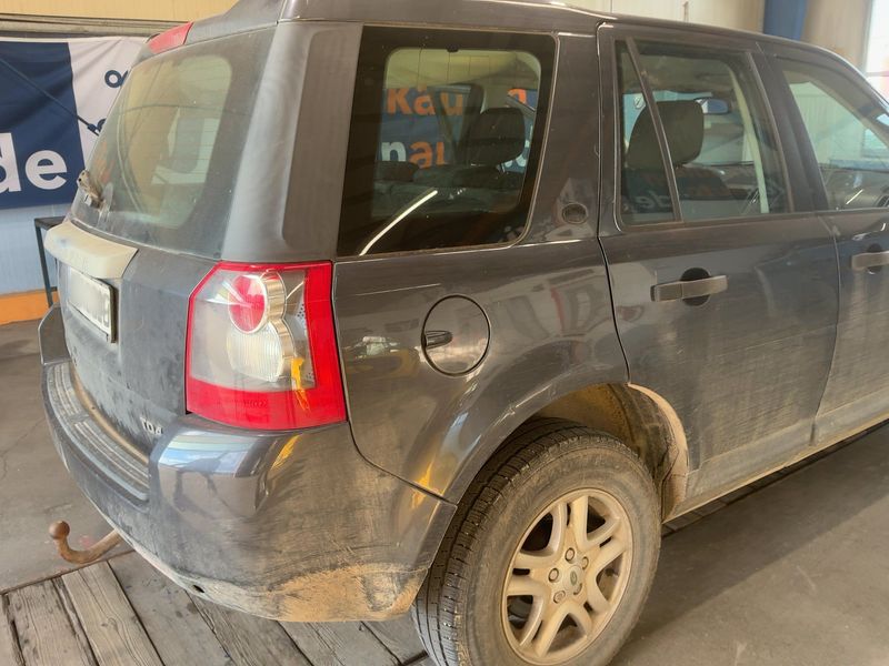 Land Rover Freelander 2.2 Td4 XE Limited Edition — zdjęcie 6