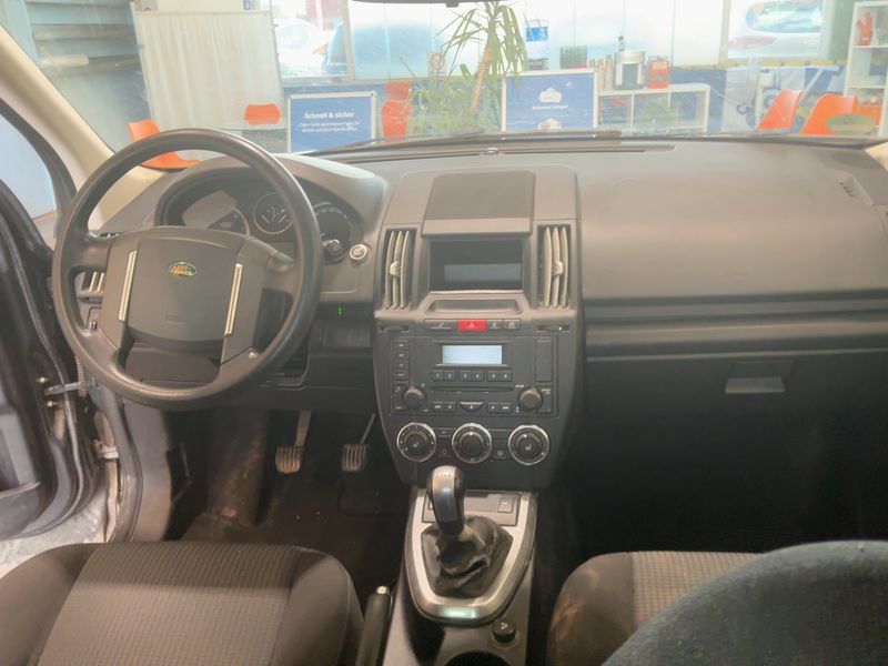 Land Rover Freelander 2.2 Td4 XE Limited Edition — zdjęcie 12