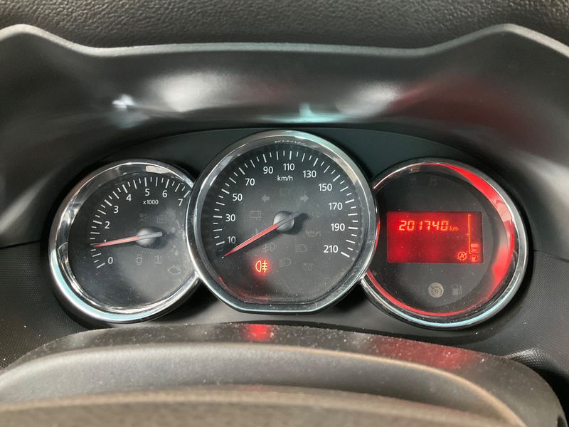 Dacia Duster 1.5 dCi Prestige 4x2 2016 – снимка 18