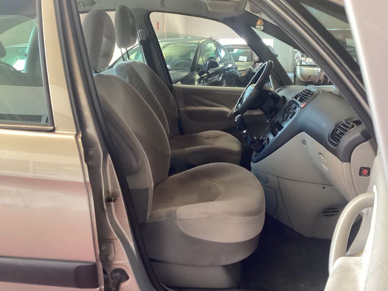 Citroen Xsara Picasso 2.0 HDi X — zdjęcie 3